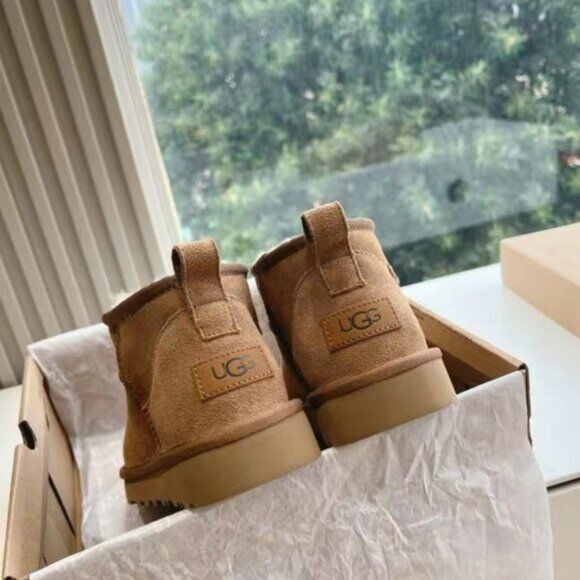 UGG Classic Ultra Mini Chestnut - Picture 7 of 7